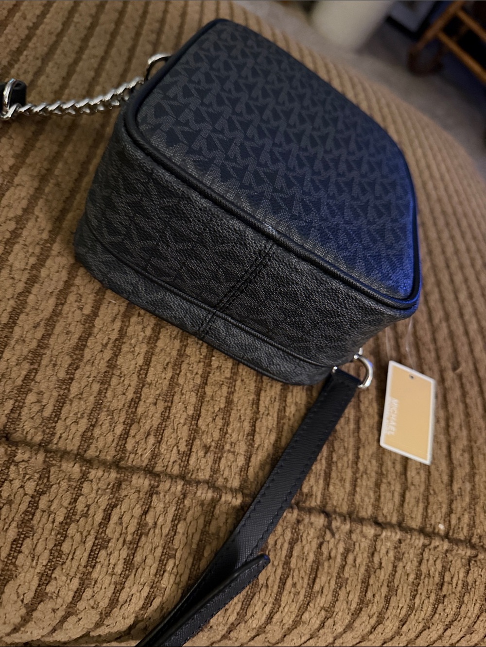 Michael Kors Black Signature Monogram Crossbody Pouch - Picture 3 of 6